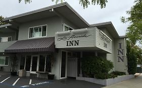 La Avenida Inn